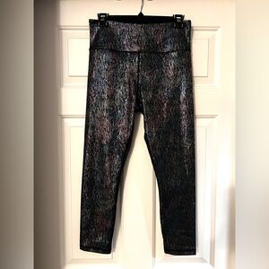 Zyia Black Vertical Mirage Light n Tight Hi-Rise 7/8 Leggings